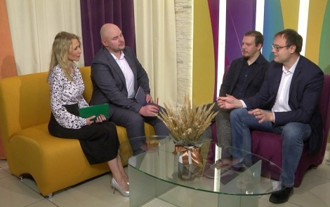 В гостях у программы "Утро с Репортером" - ученый секретарь Ленинского мемориала Виталий Ошкин и заведующий музеем "Оружие Подвига" Андрей Гафуров