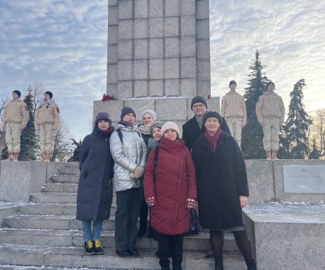 21 января, в День памяти Владимира Ильича Ульянова (Ленина), на Соборной площади состоялось традиционное возложение цветов к памятнику вождя мирового пролетариата
