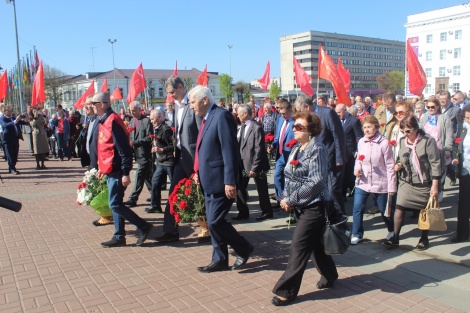 Возложение цветов к памятнику В.И. Ленина 