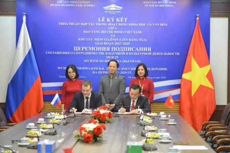 Открытие выставки "156 образов Владимира Ильича Ленина" во Вьетнаме 