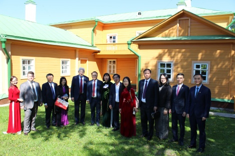 Почетные гости из Вьетнама - в Доме-музее В.И. Ленина 