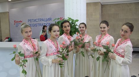 В рамках открытия выставки в фойе музея состоялись различные мероприятия